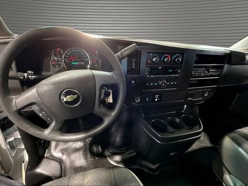 Used 2022 Chevrolet Express 2500 w/ Driver Convenience Package RWD image 7