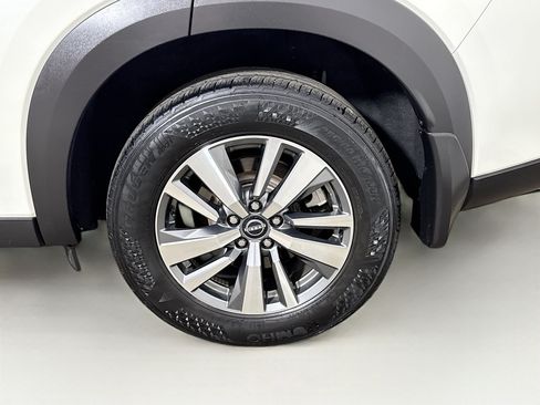 Used 2023 Nissan Pathfinder SL w/ Black Appearance Package AWD/4WD image 27