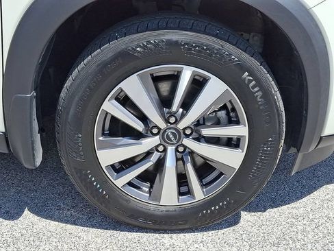 Used 2023 Nissan Pathfinder SL AWD/4WD image 11