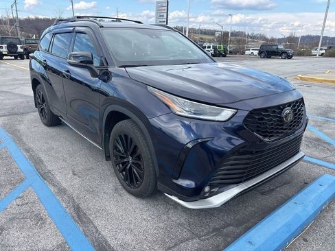 Used 2024 Toyota Highlander XSE image 3