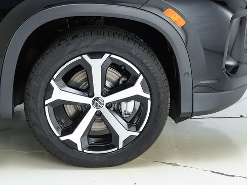 New 2026 Volkswagen Tiguan SE image 14