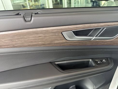 Used 2024 Volkswagen Atlas SEL image 19