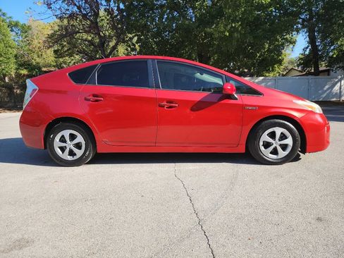 Used 2014 Toyota Prius Three FWD image 9