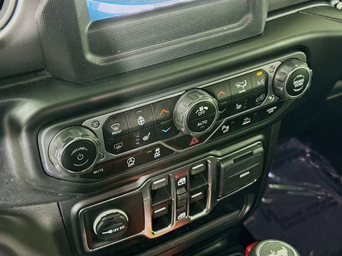Used 2021 Jeep Wrangler Unlimited Sport AWD/4WD image 20