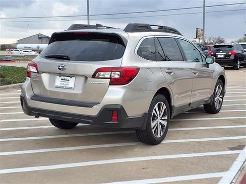 Used 2018 Subaru Outback 2.5i Limited image 4