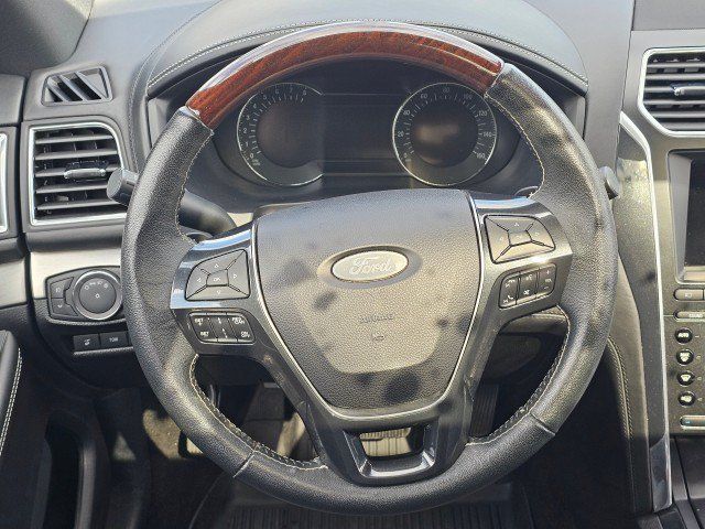 Used 2019 Ford Explorer Platinum AWD/4WD image 26