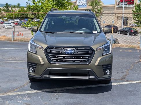 Used 2024 Subaru Forester Limited AWD/4WD image 7