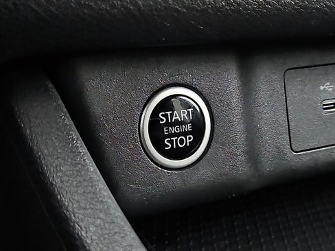 Certified 2023 Nissan Rogue SV image 21