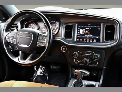 Used 2020 Dodge Charger R/T w/ Plus Group RWD image 18