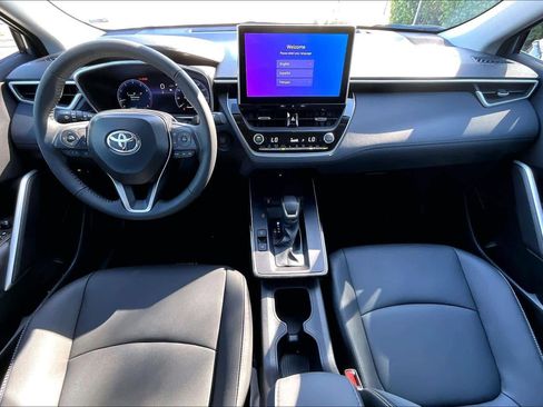 Used 2026 Toyota Corolla Cross XLE image 15