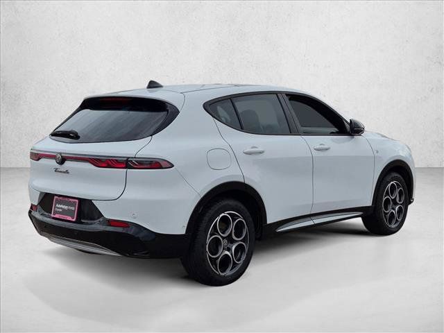 Used 2024 Alfa Romeo Tonale Ti AWD/4WD image 5