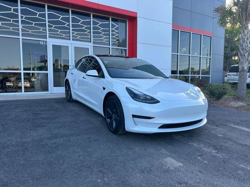 Used 2021 Tesla Model 3 Standard Range Plus image 3