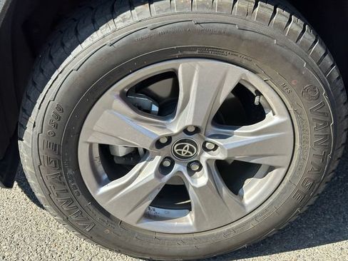 Certified 2025 Toyota RAV4 XLE AWD/4WD image 16