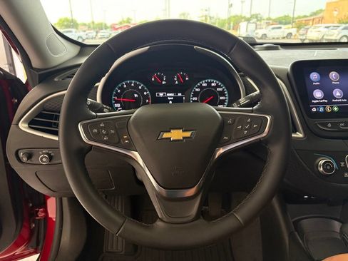 Used 2024 Chevrolet Malibu RS FWD image 3
