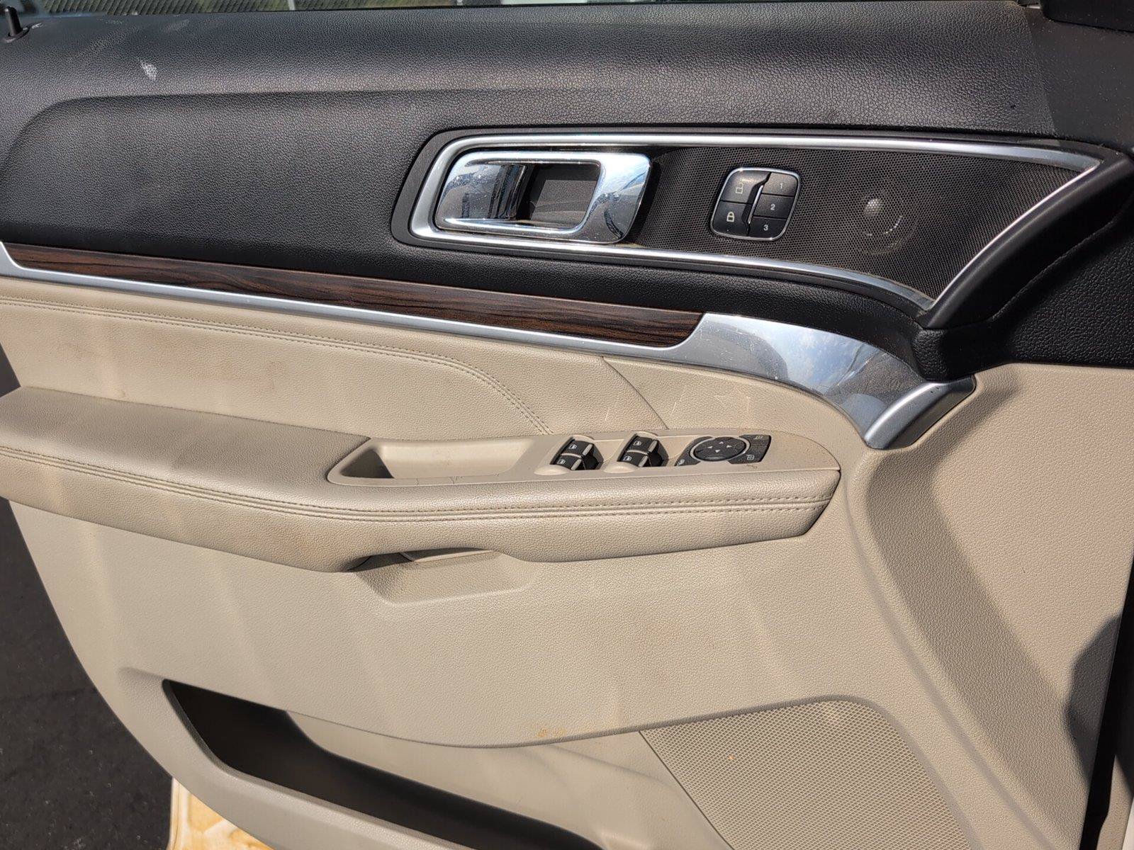 Used 2018 Ford Explorer Limited w/ Ford Safe & Smart Package FWD image 14