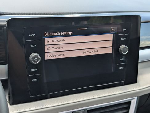 Used 2025 Volkswagen Taos SE w/ Panoramic Sunroof Package FWD image 29