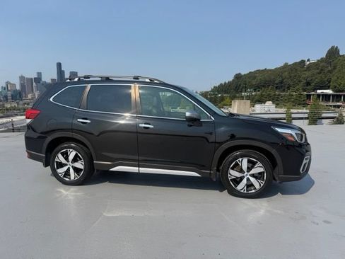 Used 2019 Subaru Forester Touring AWD/4WD image 2