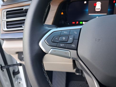 Used 2026 Volkswagen Atlas SE FWD image 18
