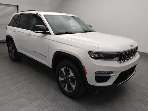 Used 2022 Jeep Grand Cherokee Limited 4xe w/ Luxury Tech Group II AWD/4WD image 13