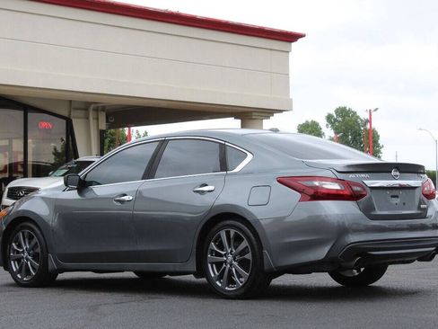 Used 2018 Nissan Altima 2.5 SR w/ SR Special Edition FWD image 7