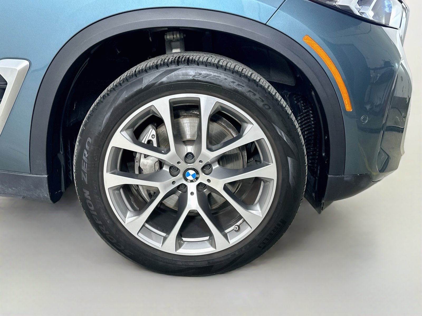 Used 2024 BMW X5 xDrive40i w/ Parking Assistance Package AWD/4WD image 10