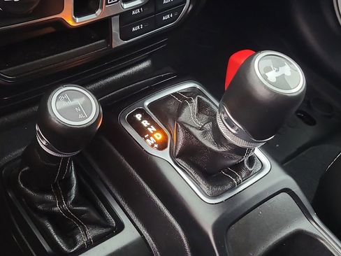 Used 2023 Jeep Wrangler Sahara w/ Cold Weather Group image 26