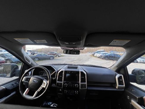 Used 2017 Ford F150 Lariat image 13