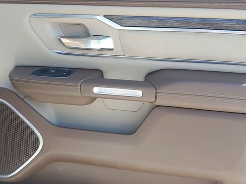 Used 2019 RAM 1500 Laramie image 45