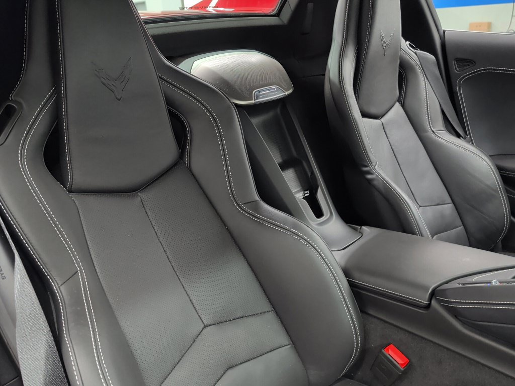 Used 2024 Chevrolet Corvette Stingray Preferred Conv w/ Z51 Performance Package RWD image 28