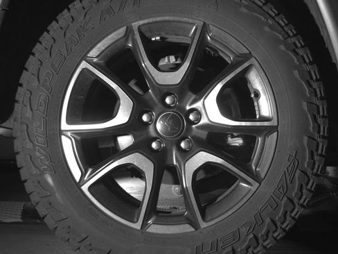 Used 2025 Jeep Compass Trailhawk AWD/4WD image 15