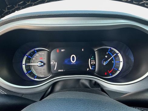 Used 2024 Chrysler Pacifica Limited FWD image 20