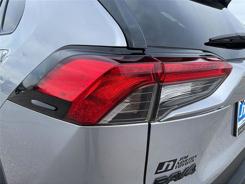 Used 2025 Toyota RAV4 XLE image 11