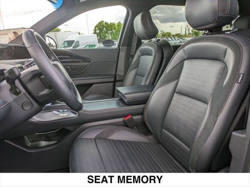 Used 2024 Lincoln Nautilus Reserve w/ Jet Appearance Package (87T) image 20