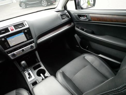 Used 2015 Subaru Outback 3.6R Limited AWD/4WD image 9
