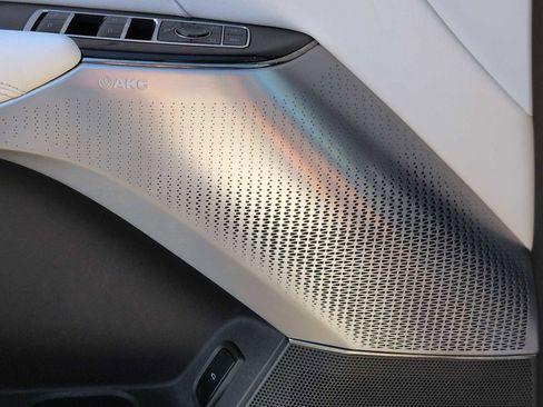 Used 2024 Cadillac Lyriq Luxury w/ LPO, Floor Liner Package image 33