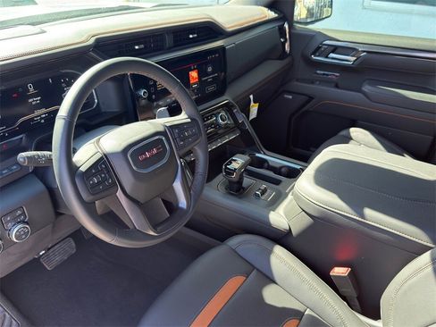 Used 2025 GMC Sierra 1500 AT4 w/ AT4 Premium Package image 10
