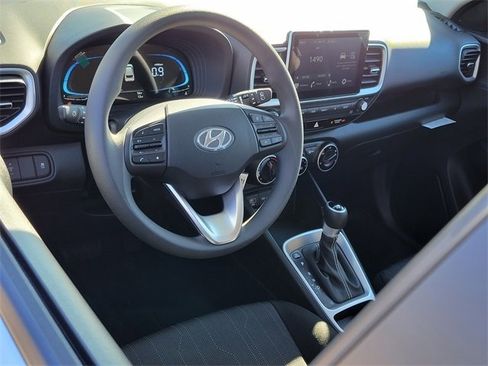New 2026 Hyundai Venue SE image 3