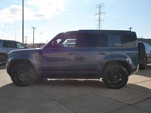 Used 2023 Land Rover Defender 110 S image 4