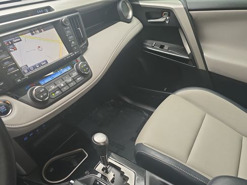 Used 2017 Toyota RAV4 Limited FWD image 24