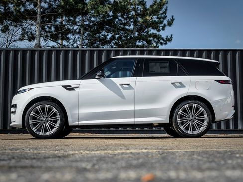 New 2025 Land Rover Range Rover Sport Dynamic SE image 3