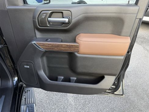 Used 2021 Chevrolet Silverado 1500 High Country w/ Technology Package image 38