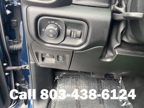 Used 2019 RAM 1500 Laramie image 33