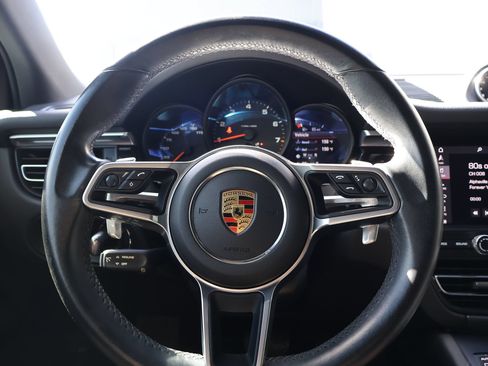 Used 2021 Porsche Macan AWD/4WD image 16