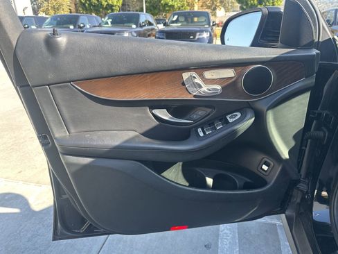 Used 2019 Mercedes-Benz GLC 300 image 13