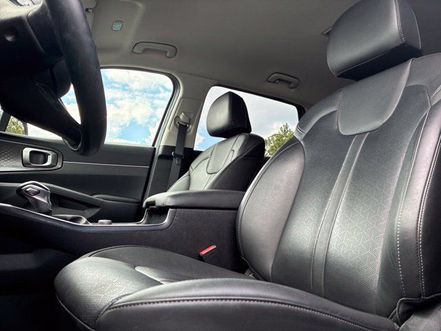 Used 2023 Kia Sorento S FWD image 3