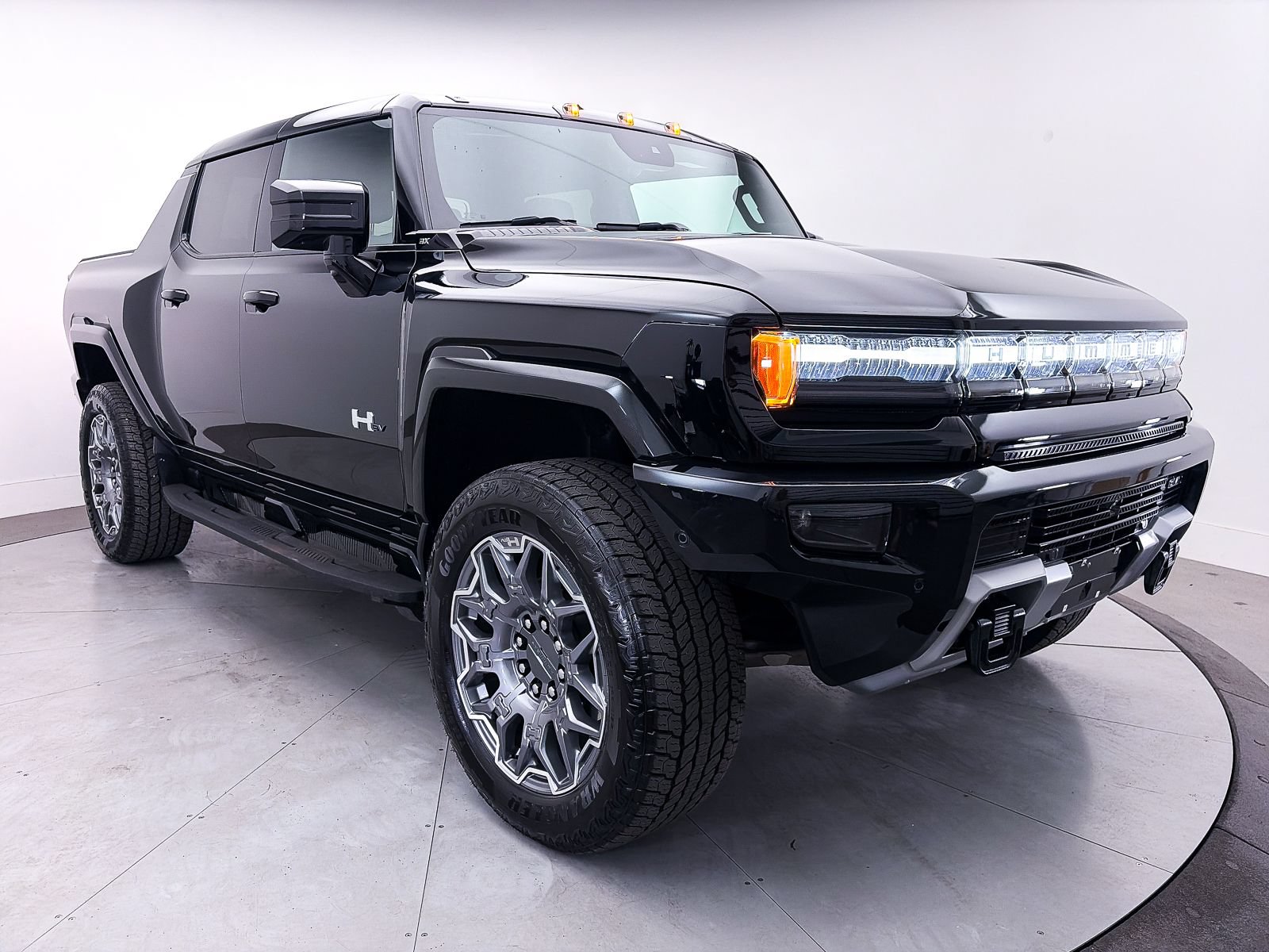 Used 2025 GMC Hummer EV 3X AWD/4WD image 9