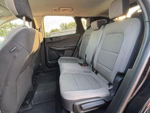 Used 2022 Ford Escape SE image 12