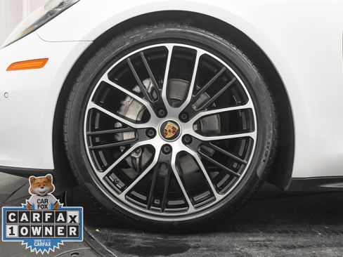 Used 2022 Porsche Panamera Platinum Edition image 31