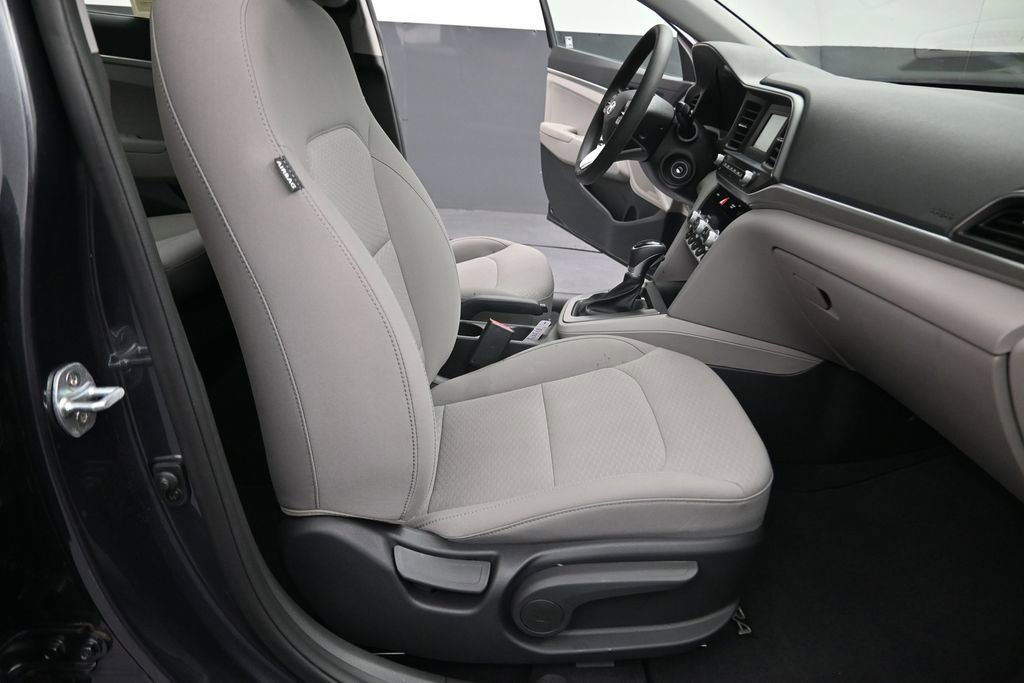 Used 2020 Hyundai Elantra SE FWD image 21