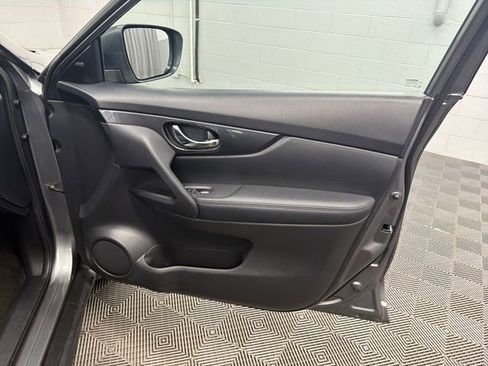 Used 2018 Nissan Rogue SV AWD/4WD image 32